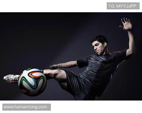 足球明星与妻子甜蜜互动瞬间揭示幸福生活的秘密与感动 足球明星与妻子甜蜜互动瞬间揭示幸福生活的秘密与感动